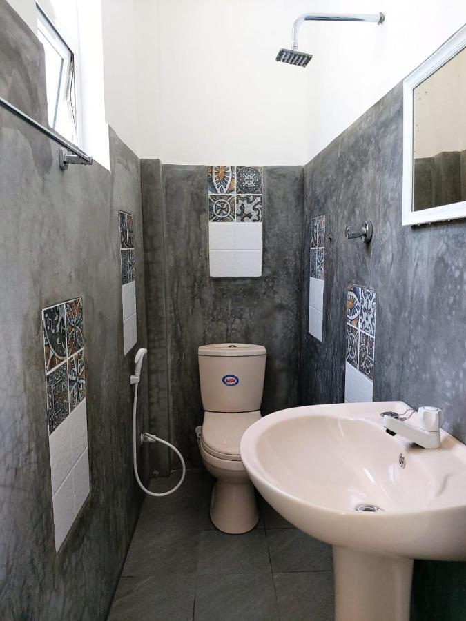 Anusha Apartment 15 Homestay Galle Esterno foto