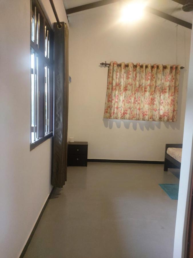 Anusha Apartment 15 Homestay Galle Esterno foto