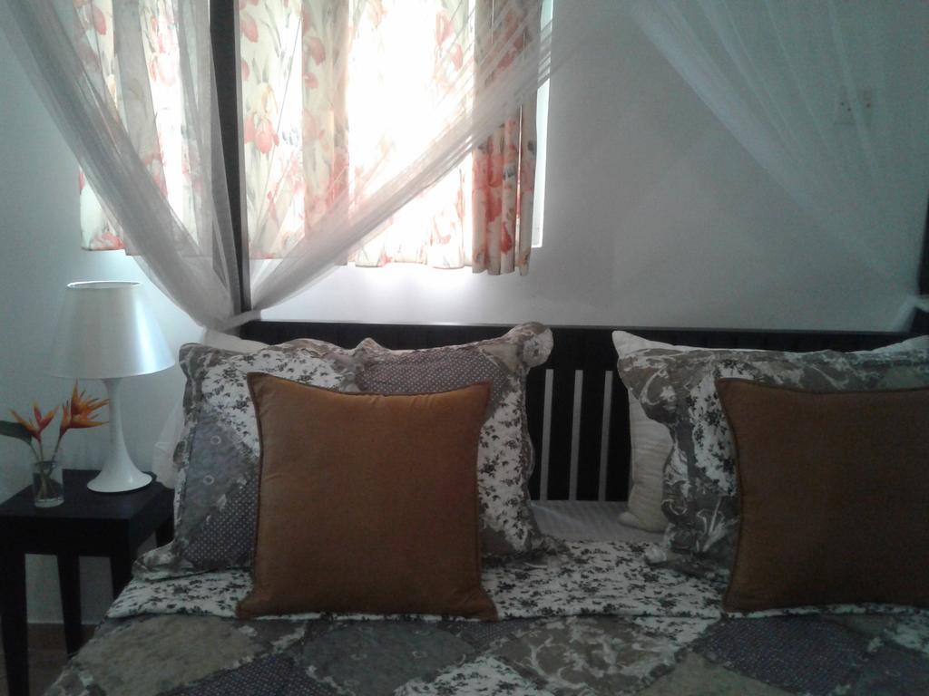 Anusha Apartment 15 Homestay Galle Esterno foto